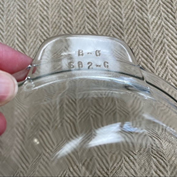 Vintage Pyrex Raised Handled Lid 682-C - Picture 3 of 5